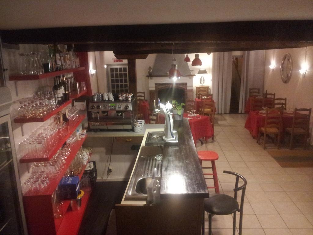 Eauze Hotel Restaurant Henri IV מראה חיצוני תמונה