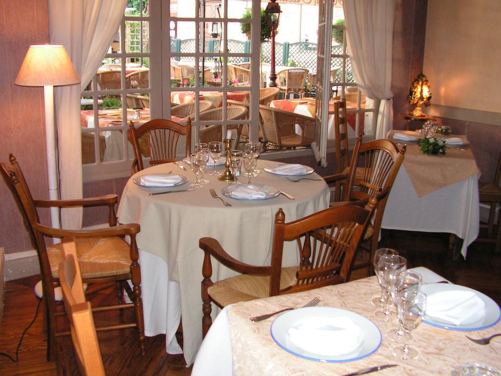 Eauze Hotel Restaurant Henri IV מראה חיצוני תמונה