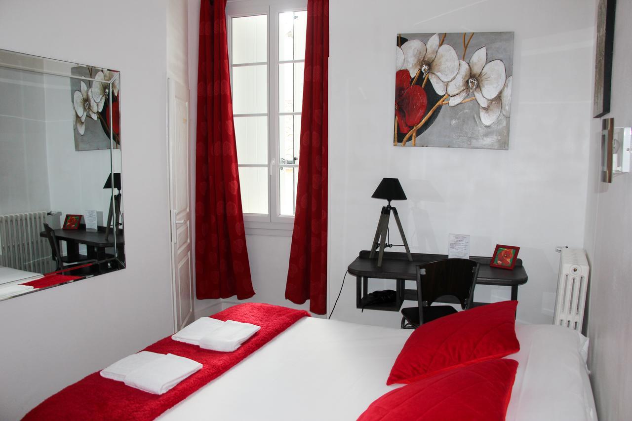 Eauze Hotel Restaurant Henri IV מראה חיצוני תמונה